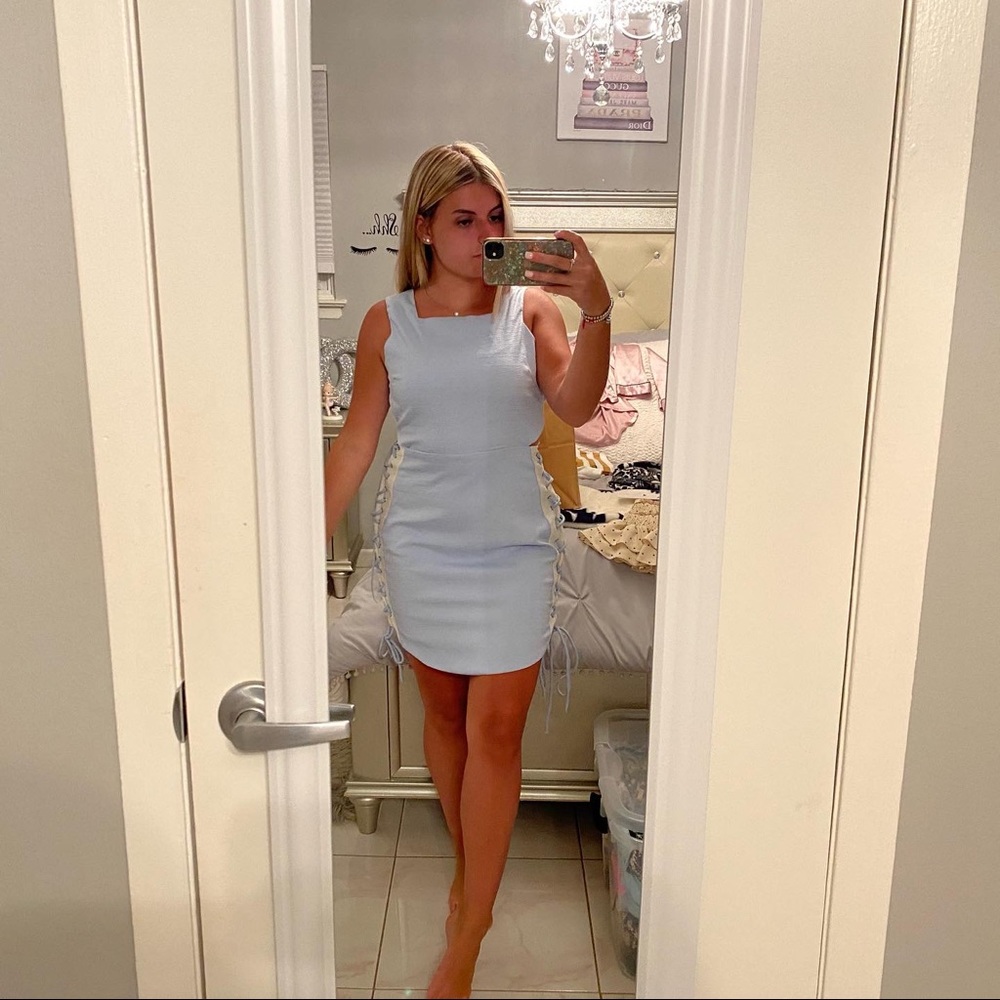 Dress - Picture 4 of 4